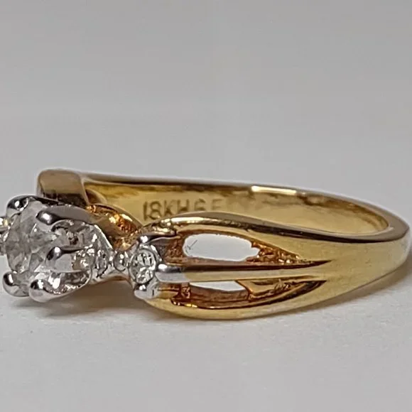 Vintage Gold Tone And Clear Stone Ring Size 5.75 - Picture 4 of 14